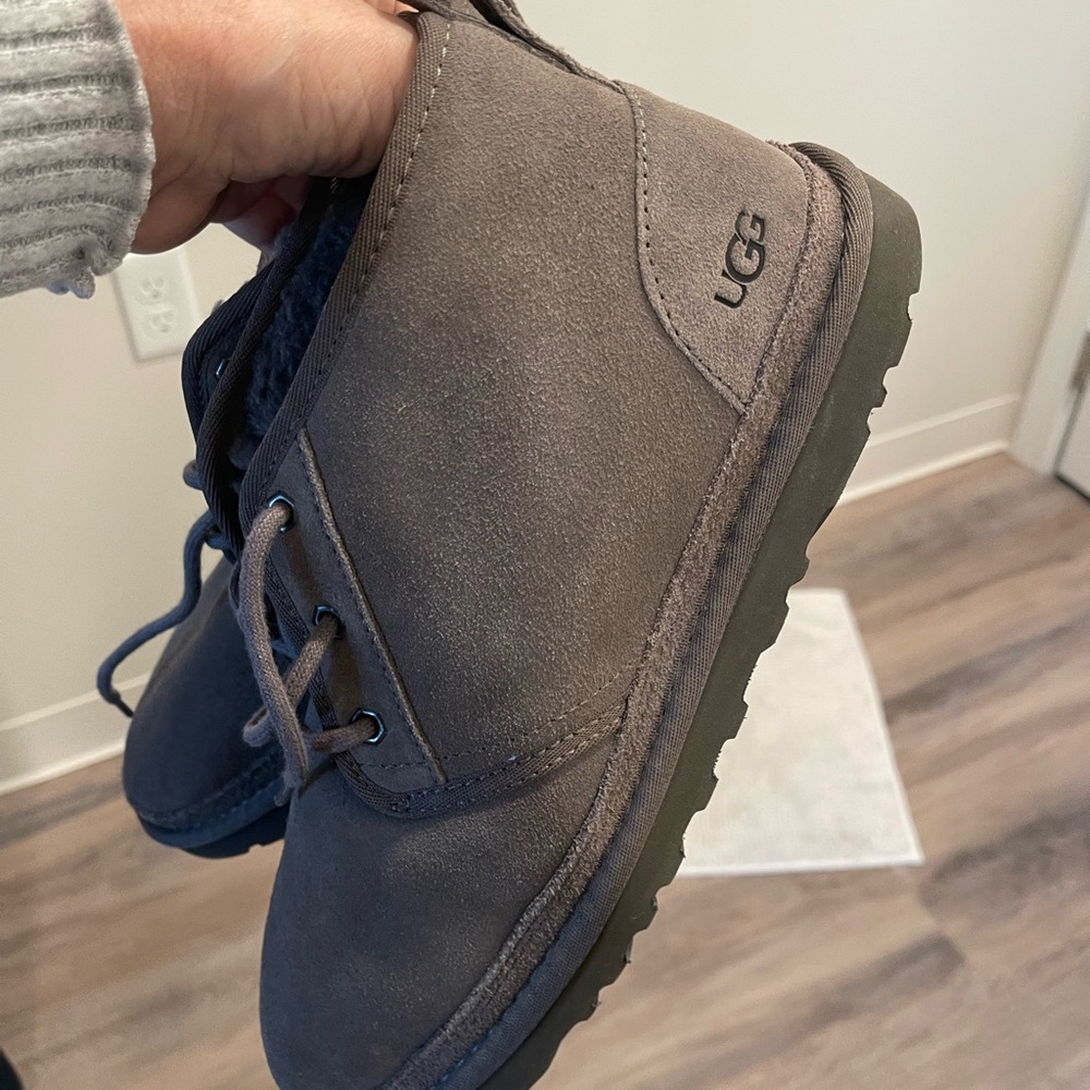 Men’s Uggs size 10
